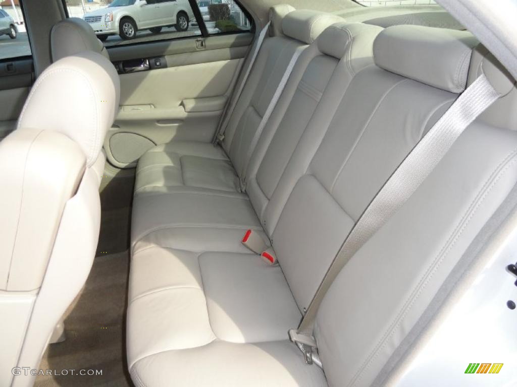 Shale Interior 2004 Cadillac Seville SLS Photo #46105412
