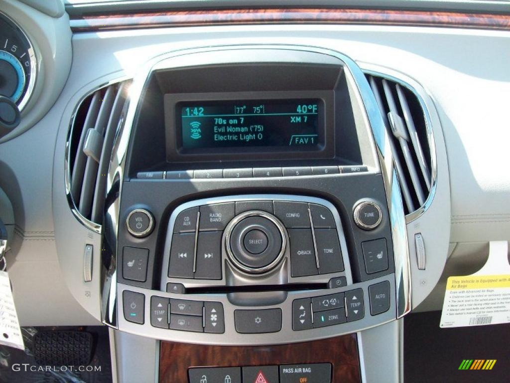 2011 Buick LaCrosse CXL Controls Photo #46106507