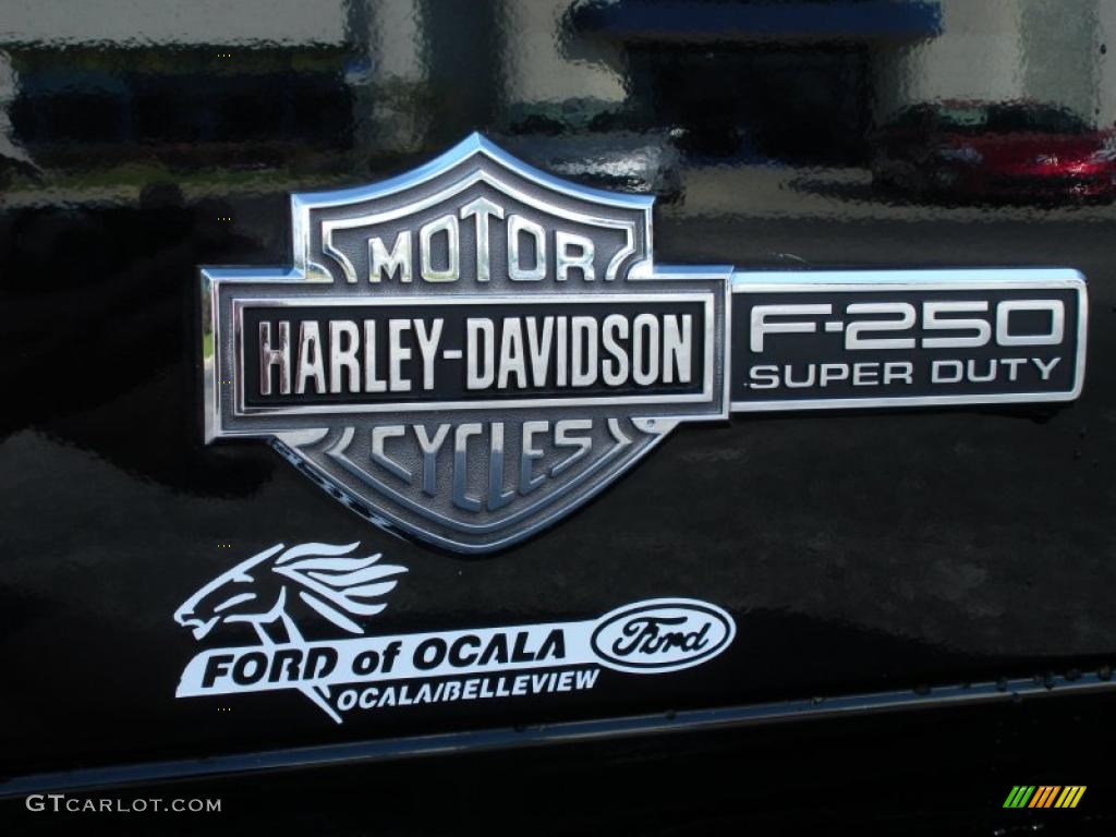 2005 Ford F250 Super Duty Harley Davidson Crew Cab 4x4 Marks and Logos Photo #46108472