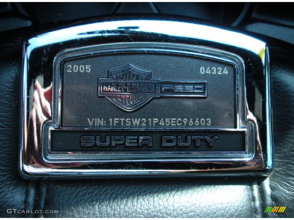 2005 Ford F250 Super Duty Harley Davidson Crew Cab 4x4 Marks and Logos Photo #46108589