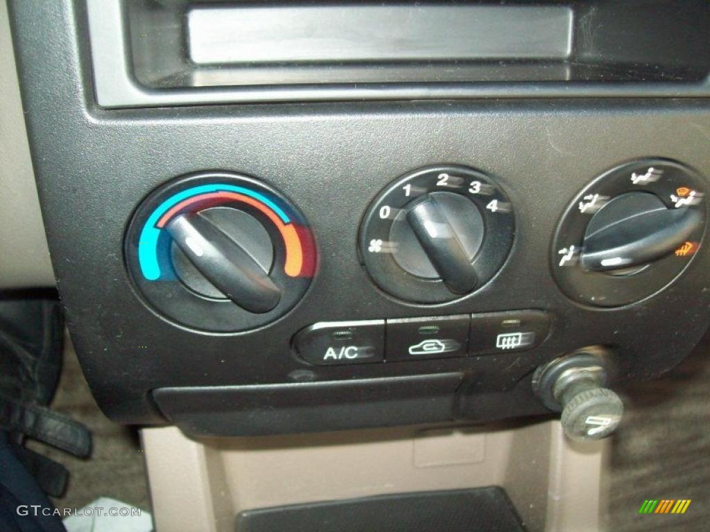 2004 Rio Cinco Wagon - Cinnamon / Gray photo #21
