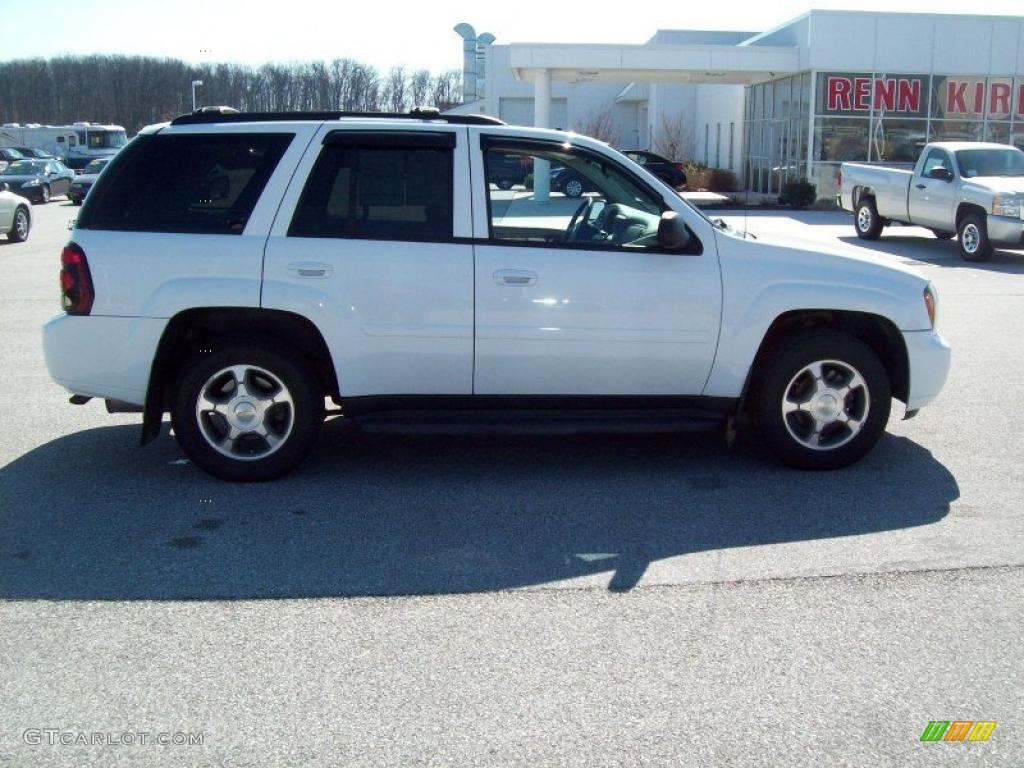 2008 TrailBlazer LT 4x4 - Summit White / Light Gray photo #3