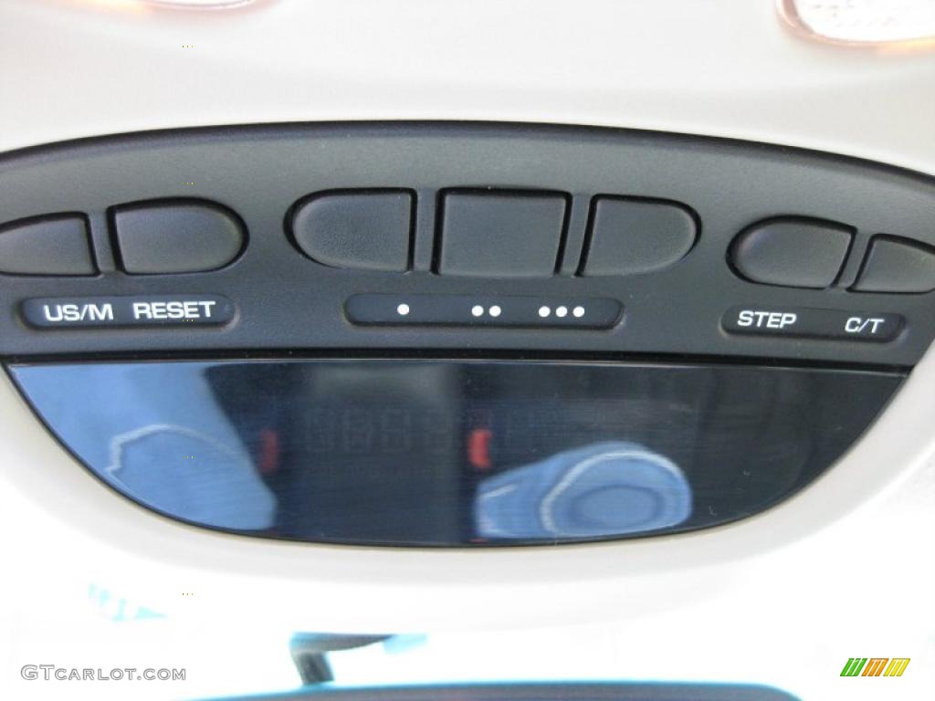 2000 Chrysler Concorde LXi Controls Photo #46114130