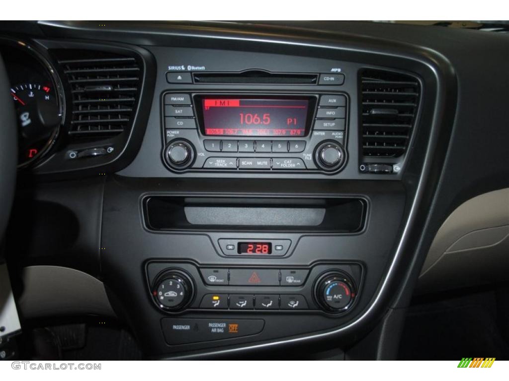 2011 Kia Optima LX Controls Photo #46114619