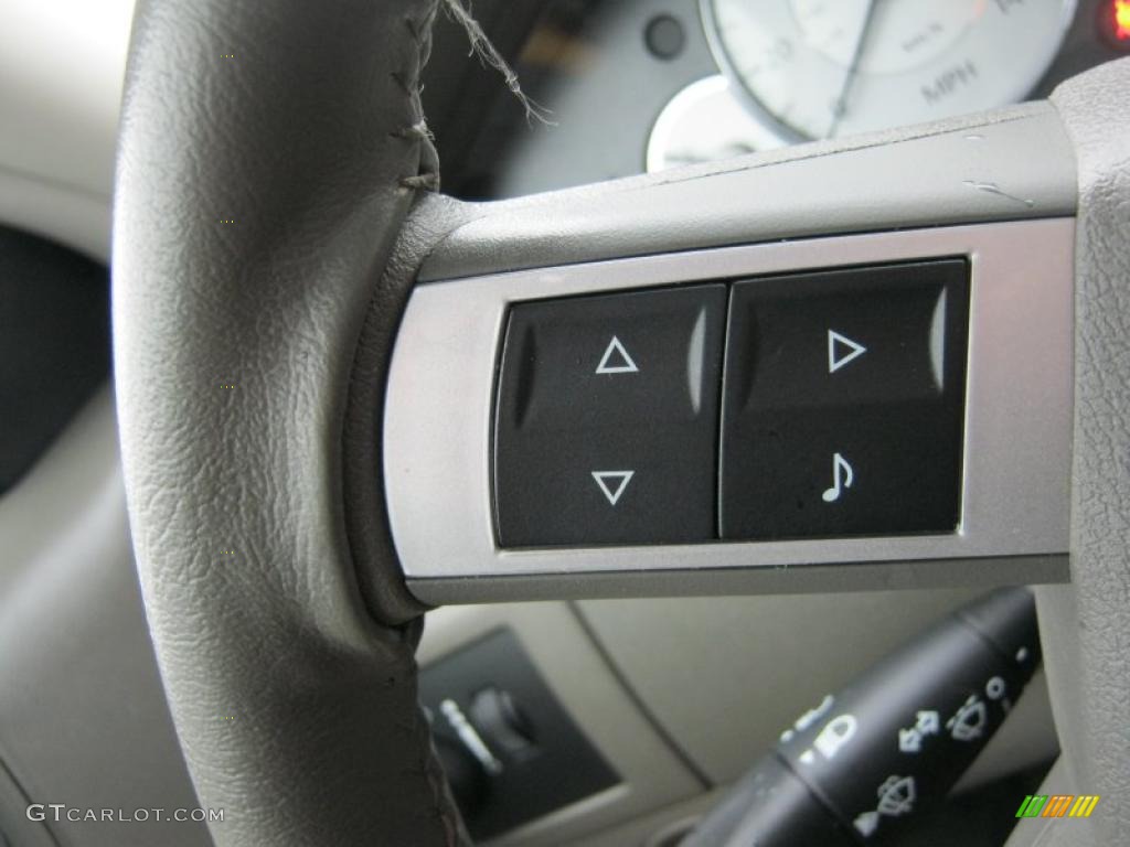 2008 Chrysler 300 Limited Controls Photo #46114865