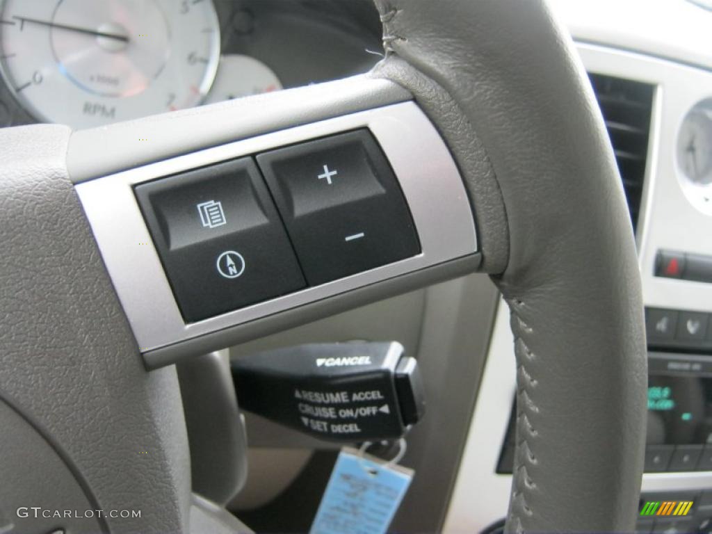 2008 Chrysler 300 Limited Controls Photo #46114877