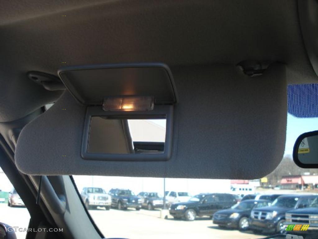 2004 Grand Cherokee Overland 4x4 - Brillant Black Crystal Pearl / Dark Slate Gray photo #19