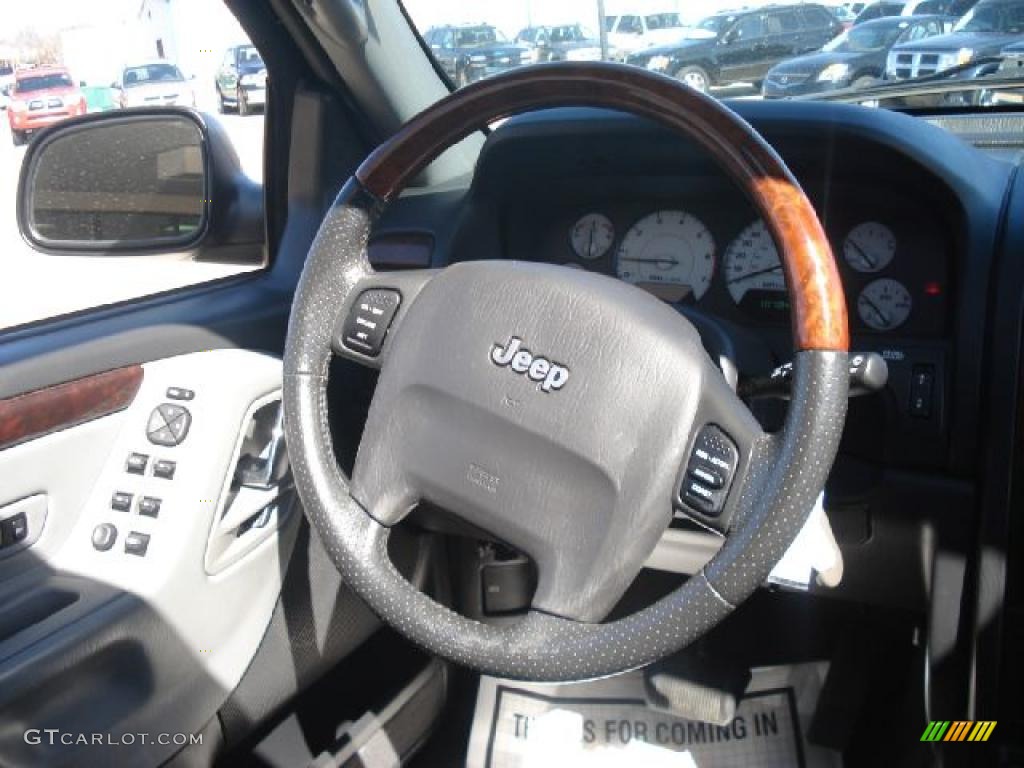 2004 Grand Cherokee Overland 4x4 - Brillant Black Crystal Pearl / Dark Slate Gray photo #25