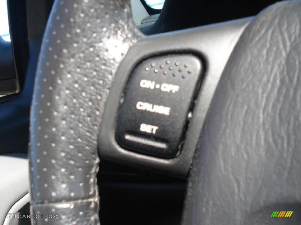 2004 Grand Cherokee Overland 4x4 - Brillant Black Crystal Pearl / Dark Slate Gray photo #27