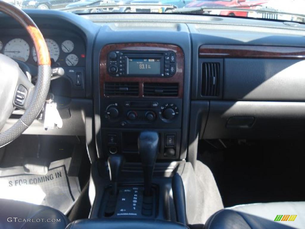2004 Grand Cherokee Overland 4x4 - Brillant Black Crystal Pearl / Dark Slate Gray photo #30