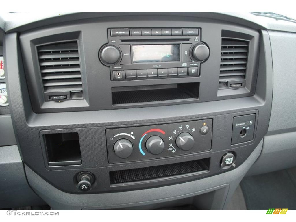 2007 Dodge Ram 2500 ST Regular Cab Controls Photo #46116329