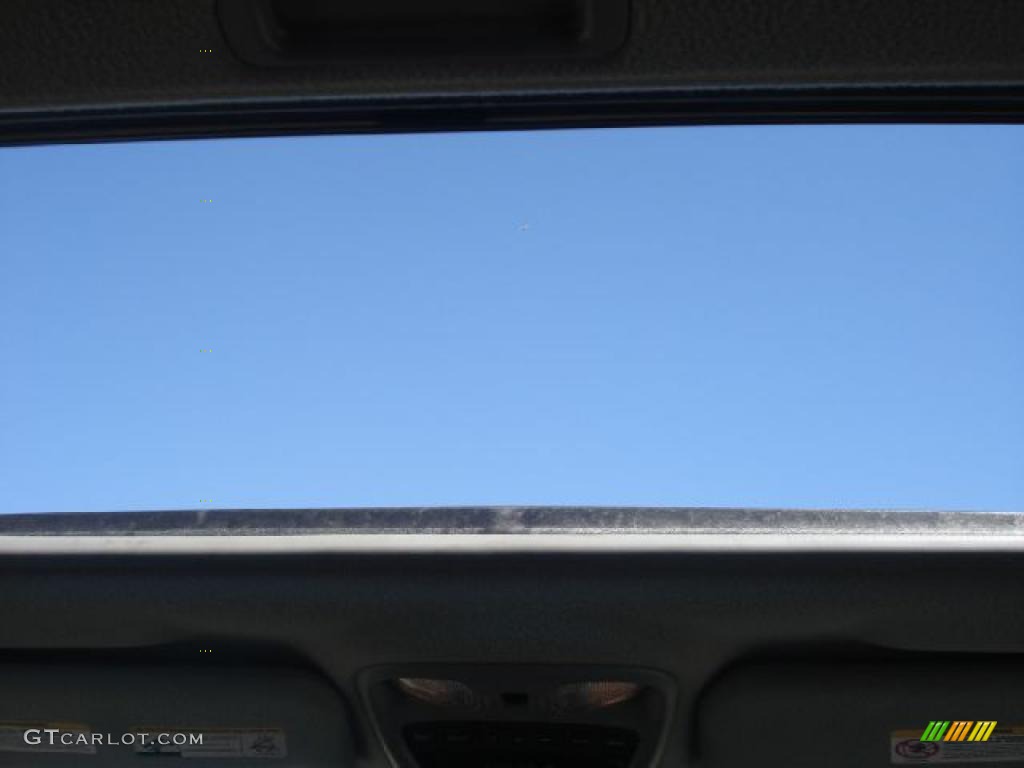 2004 Grand Cherokee Overland 4x4 - Brillant Black Crystal Pearl / Dark Slate Gray photo #31