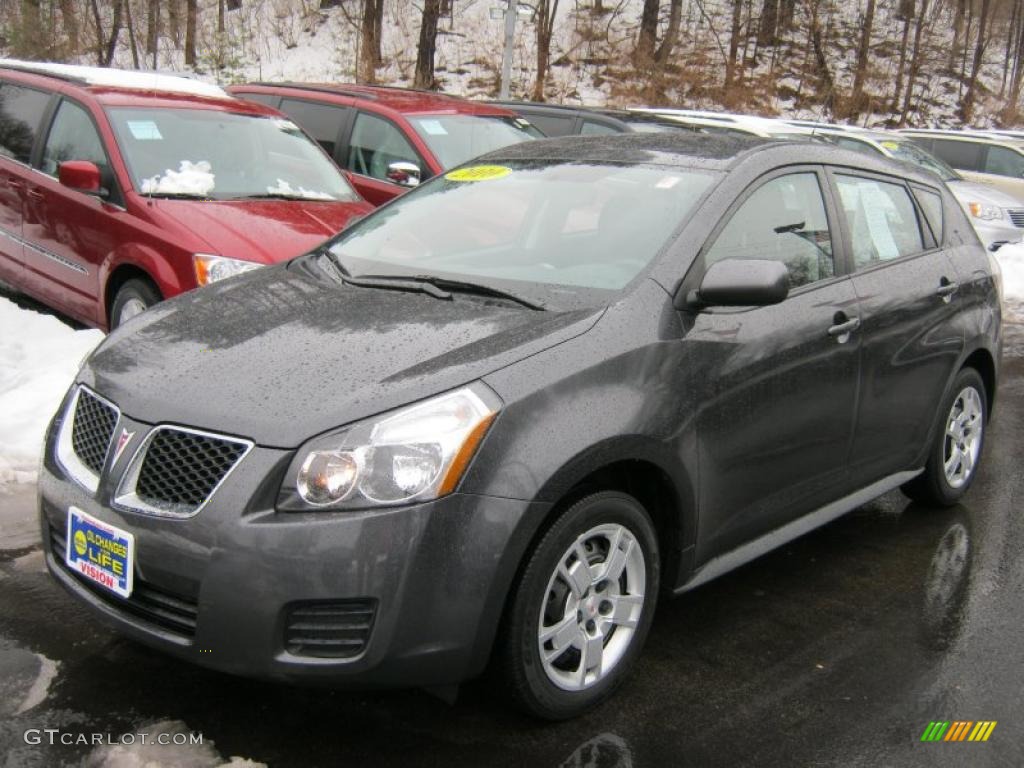 2010 Vibe 2.4L - Carbon Gray Metallic / Ebony photo #1