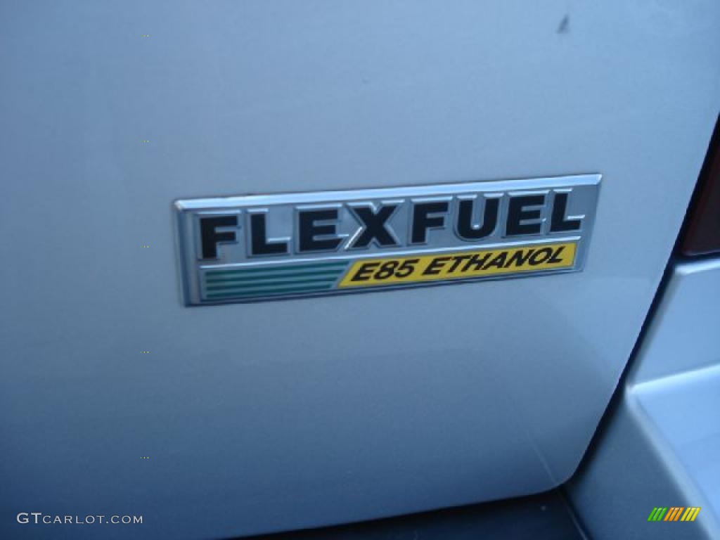 2007 Jeep Grand Cherokee Laredo Marks and Logos Photos
