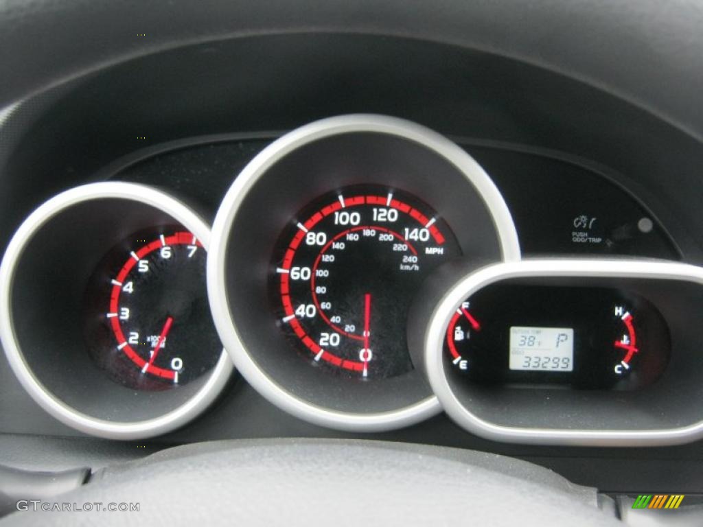 2010 Pontiac Vibe 2.4L Gauges Photo #46117049