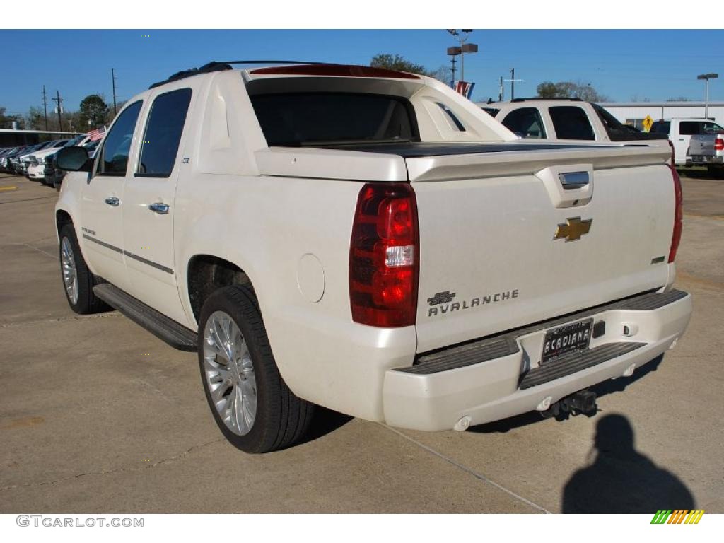 White Diamond Tricoat 2011 Chevrolet Avalanche LTZ Exterior Photo #46118027