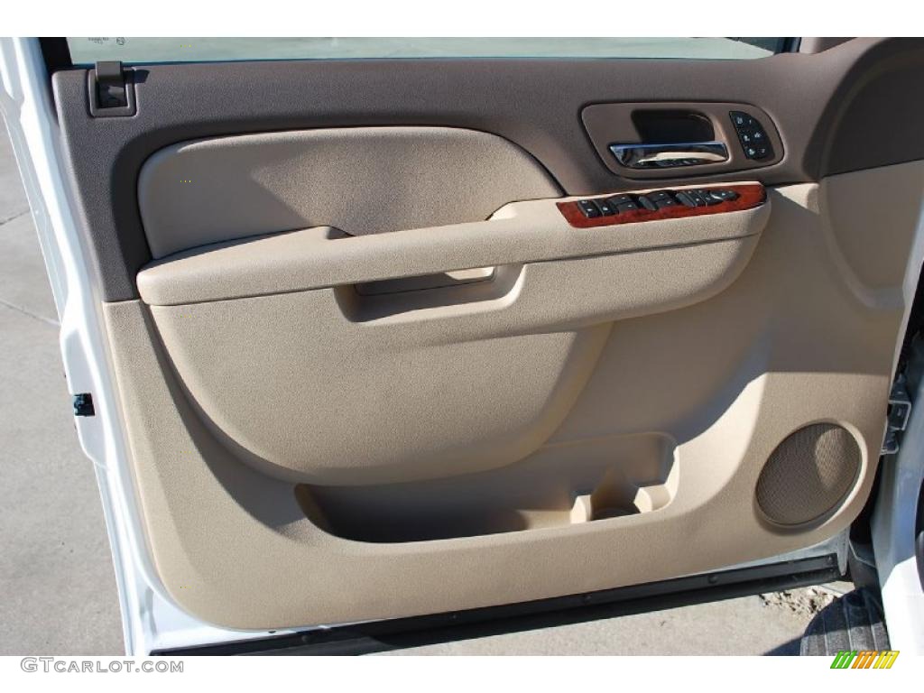 2011 Chevrolet Avalanche LTZ Door Panel Photos