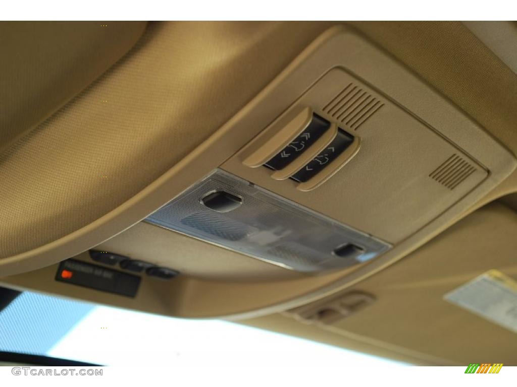 2011 Chevrolet Avalanche LTZ Controls Photo #46118138