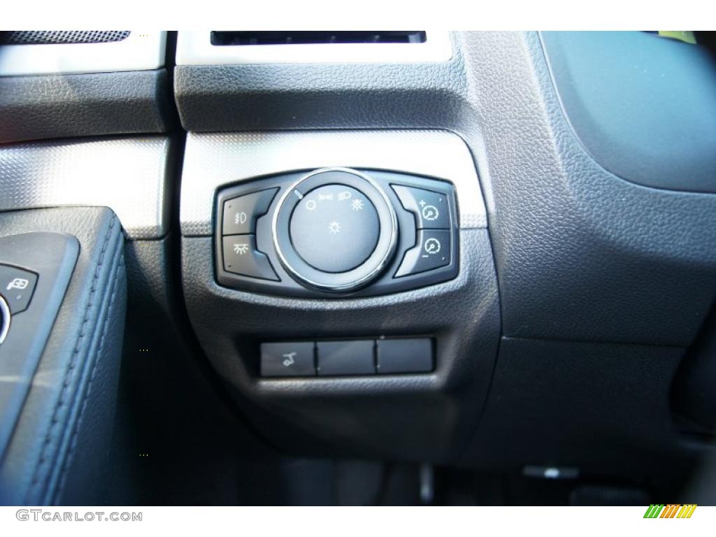 2011 Ford Explorer XLT Controls Photo #46118318