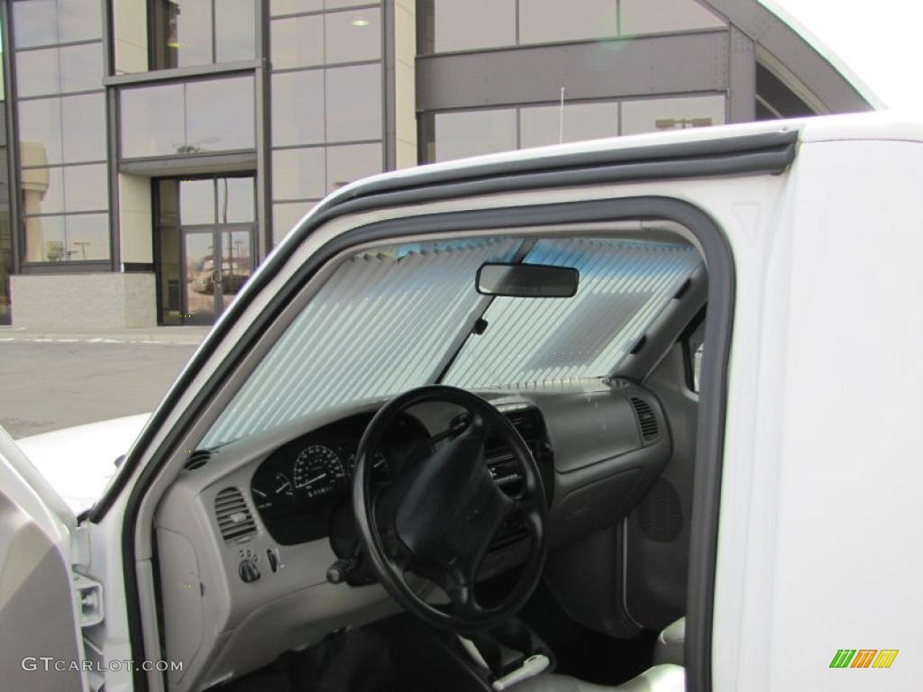 1998 B-Series Truck B2500 SX Regular Cab - Oxford White / Gray photo #14