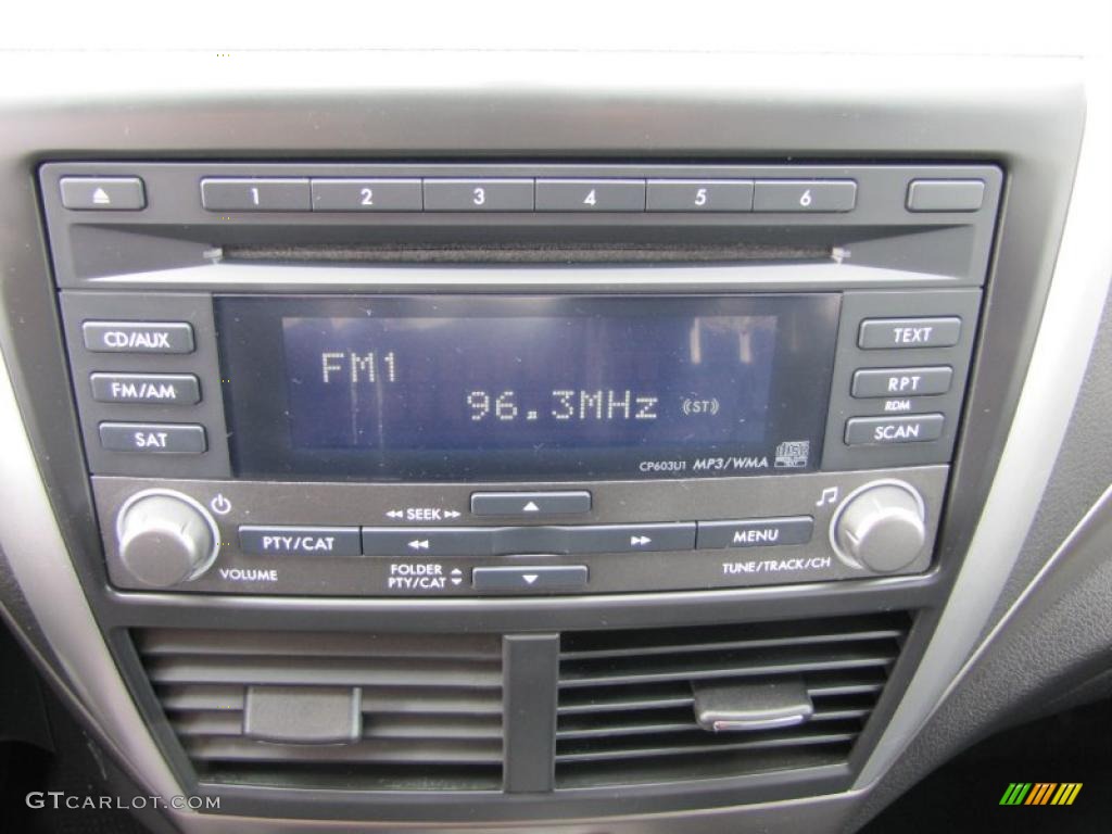 2010 Subaru Forester 2.5 X Controls Photo #46118993
