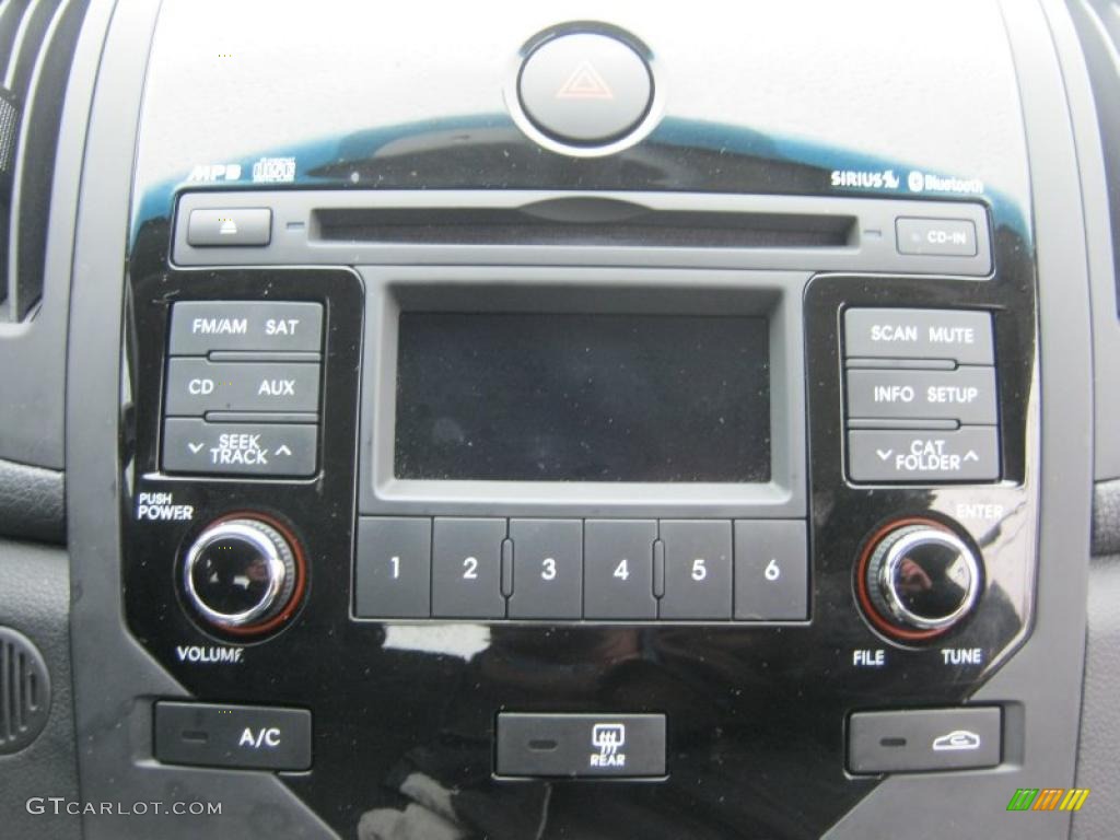 2010 Kia Forte Koup EX Controls Photo #46119038
