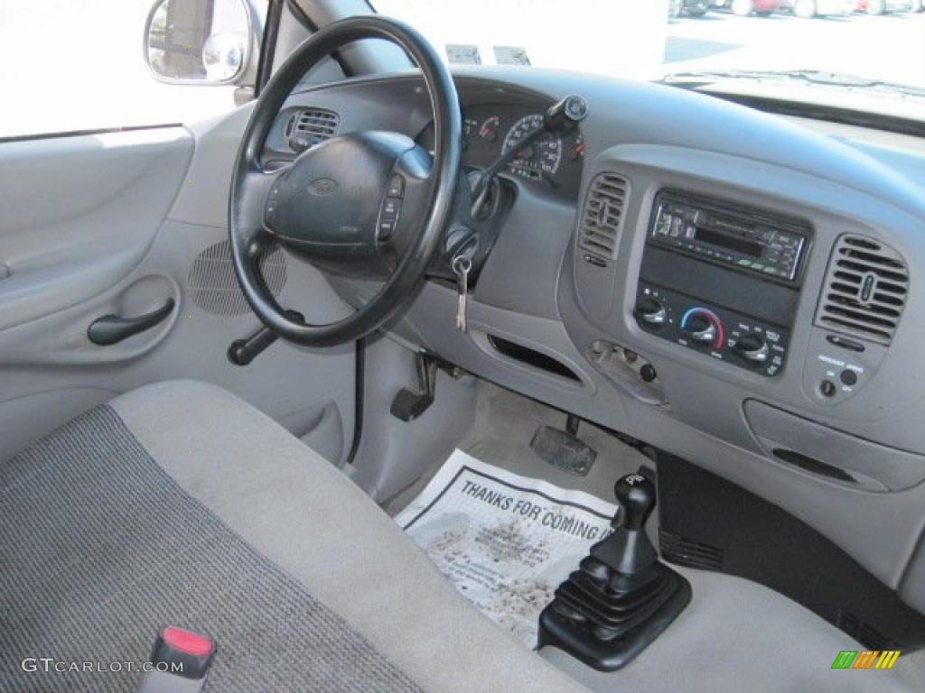 1997 Ford F150 XLT Regular Cab 4x4 Medium Graphite Dashboard Photo #46119254