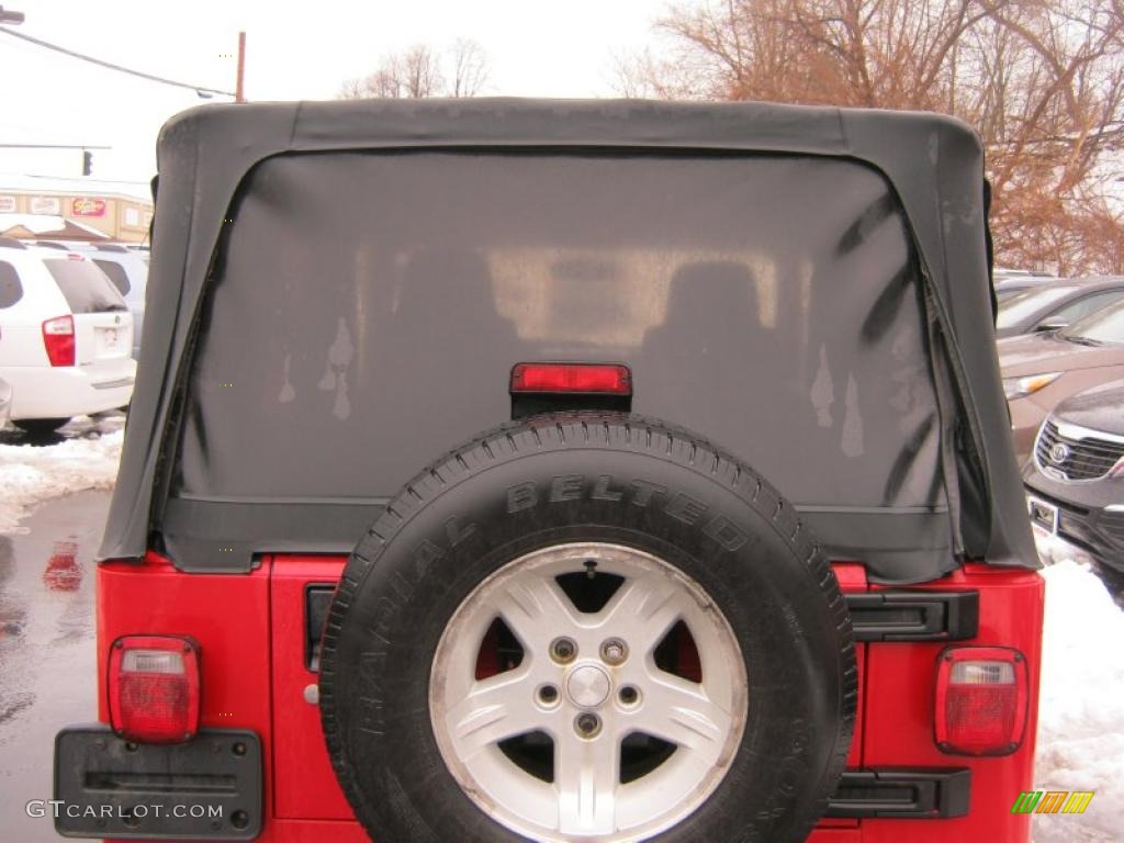 2004 Wrangler Unlimited 4x4 - Flame Red / Dark Slate Gray photo #12