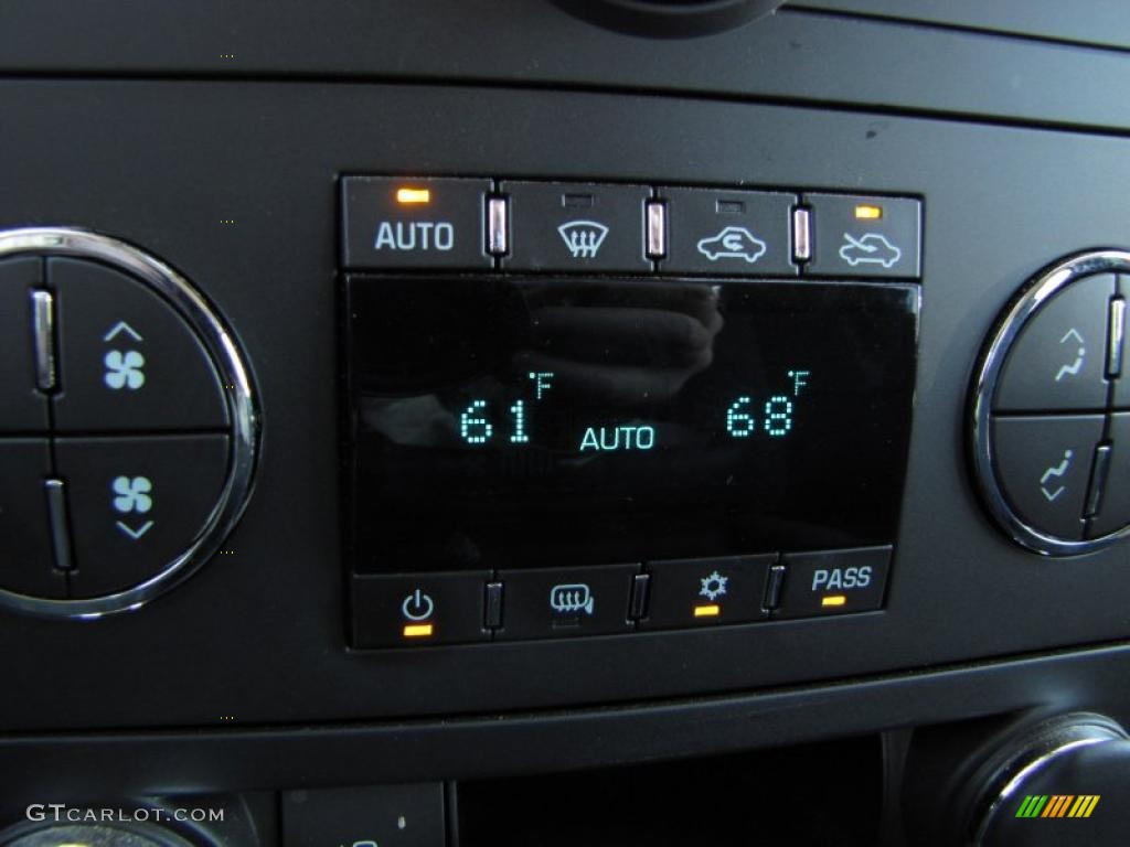 2009 GMC Sierra 1500 SLE Extended Cab Controls Photo #46122150