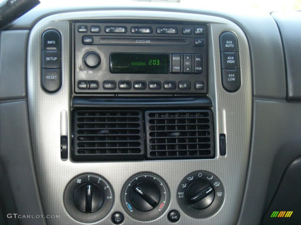 2005 Ford Explorer XLT 4x4 Controls Photo #46123695