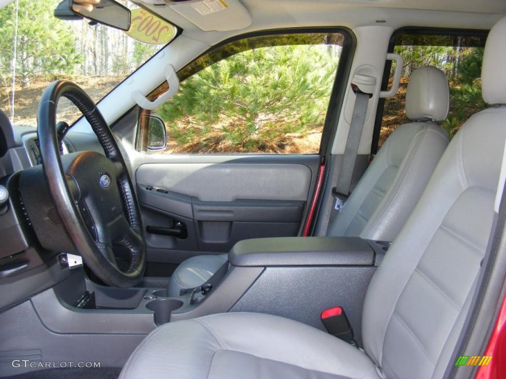 Graphite Interior 2005 Ford Explorer XLT 4x4 Photo #46123716