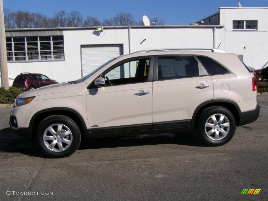 2011 Sorento LX AWD - White Sand Beige / Beige photo #4