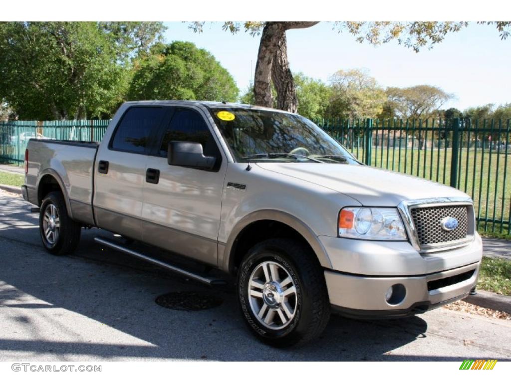 2006 F150 Lariat SuperCrew 4x4 - Smokestone Metallic / Tan photo #15