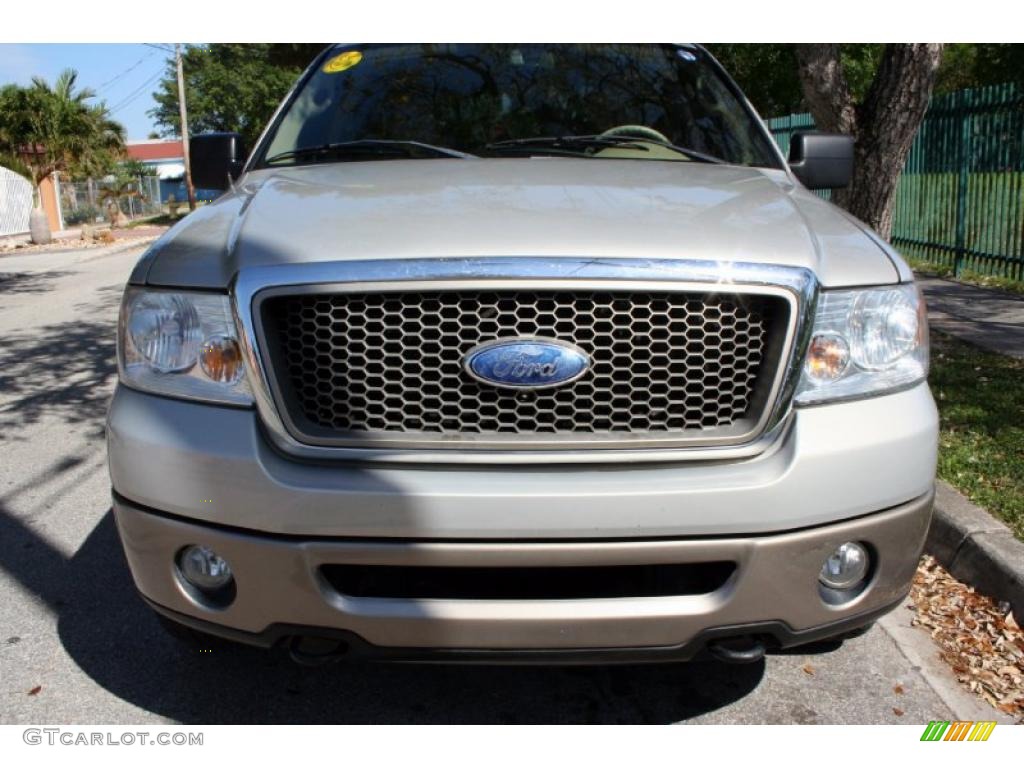 2006 F150 Lariat SuperCrew 4x4 - Smokestone Metallic / Tan photo #17