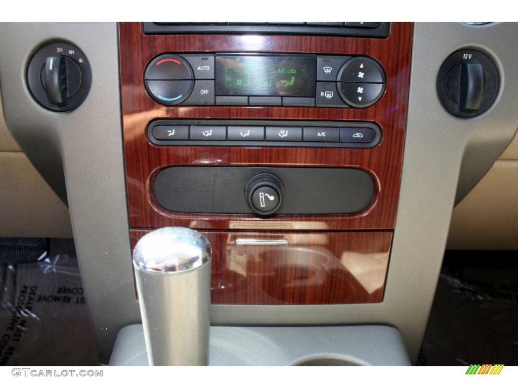 2006 F150 Lariat SuperCrew 4x4 - Smokestone Metallic / Tan photo #87