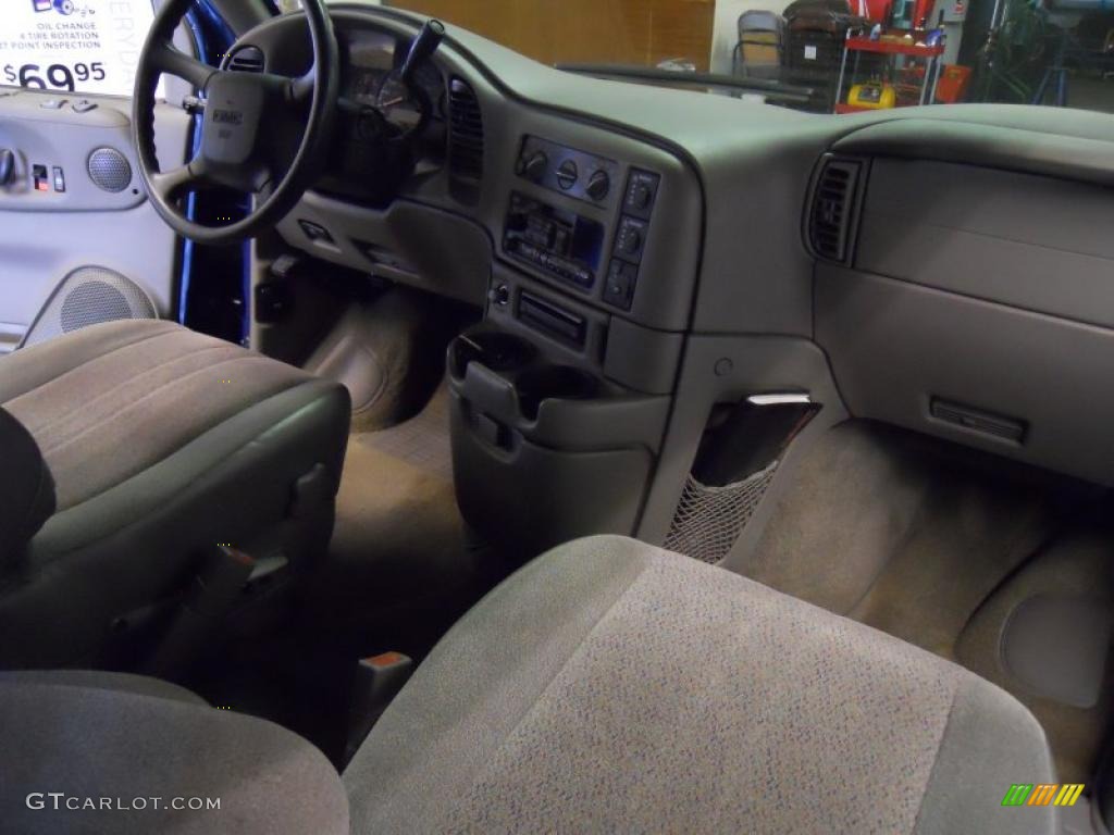 2001 Safari SLE AWD - Cadet Blue Metallic / Pewter photo #17