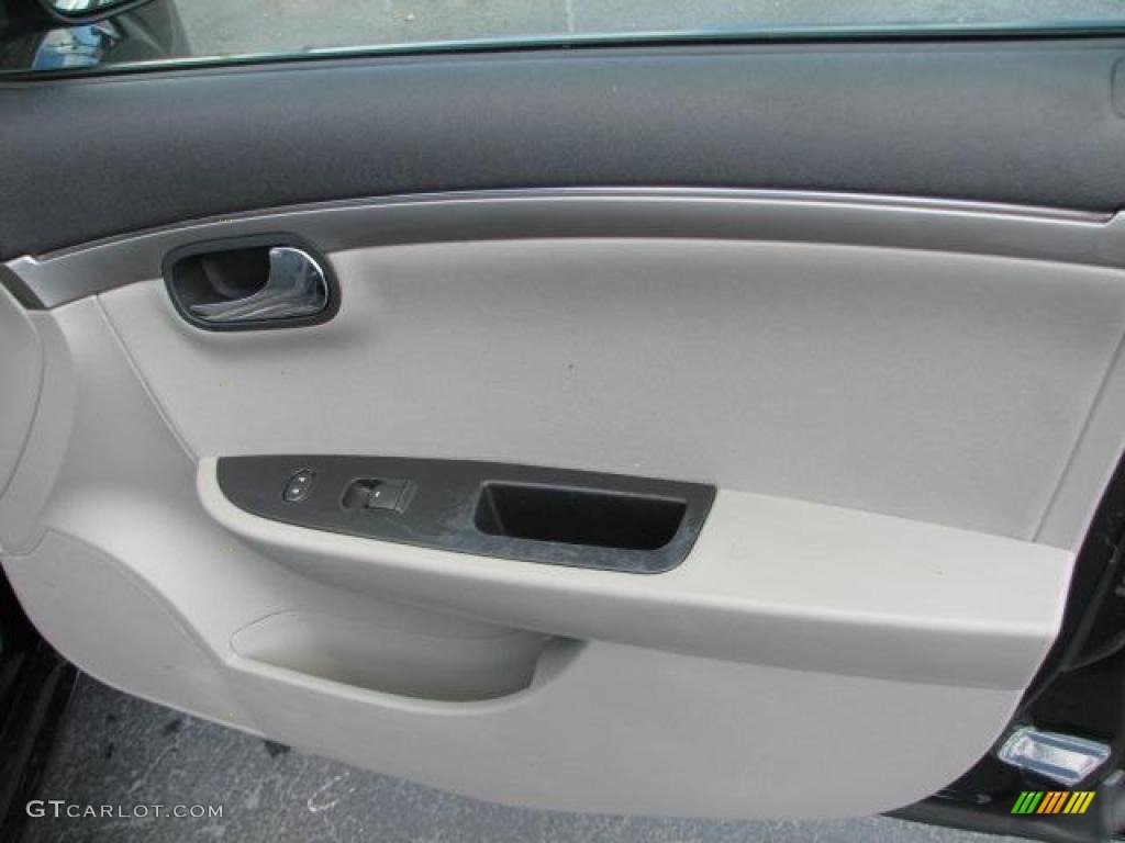 2009 Saturn Aura XR V6 Gray Door Panel Photo #46129108