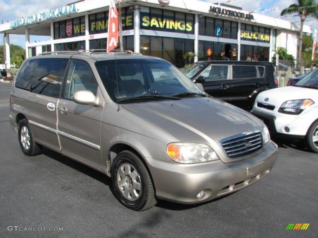 2002 Sedona EX - Silky Beige / Beige photo #1