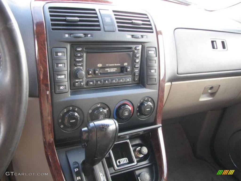 2002 Kia Sedona EX Controls Photos