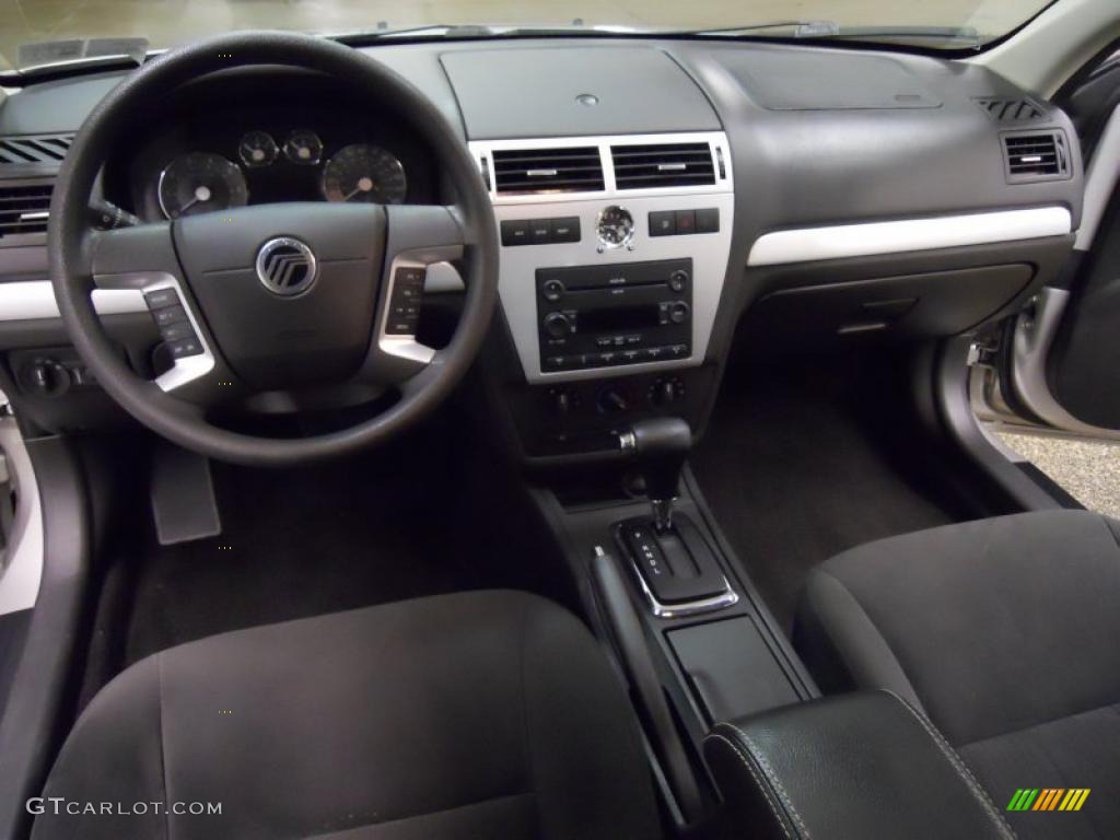 2007 Mercury Milan V6 AWD Dashboard Photos