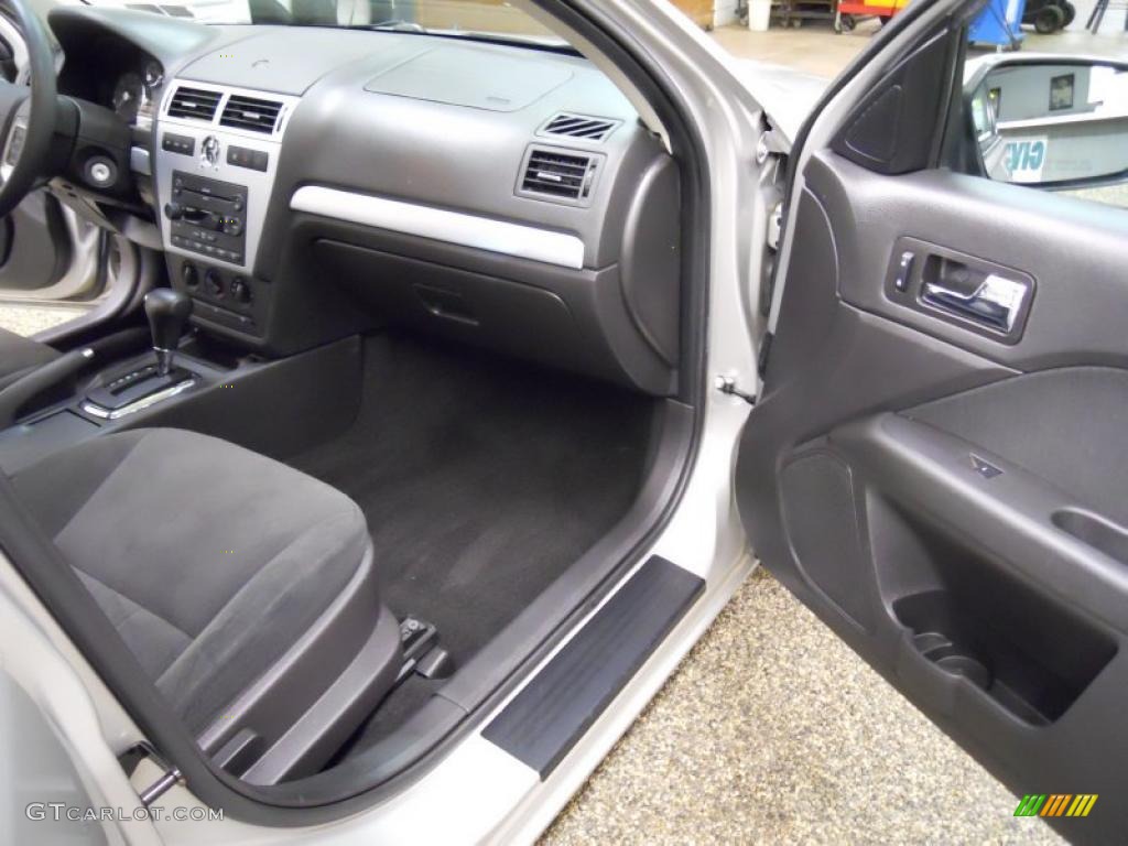 Dark Charcoal Interior 2007 Mercury Milan V6 AWD Photo #46131376