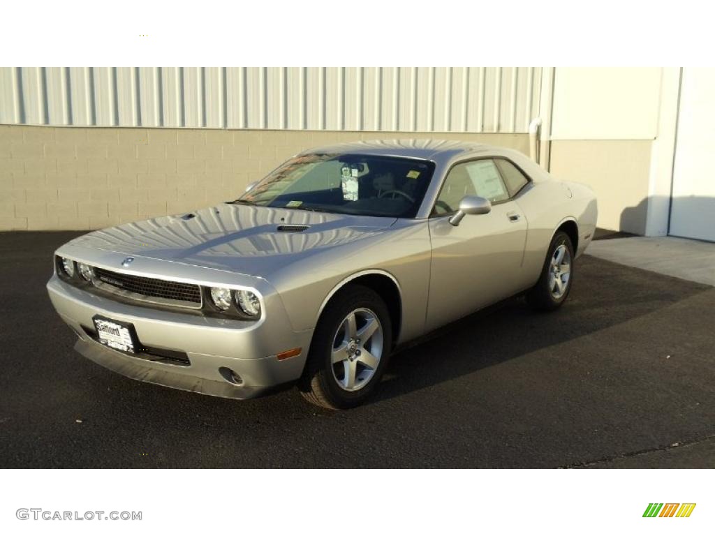 Bright Silver Metallic 2010 Dodge Challenger SE Exterior Photo #46131664