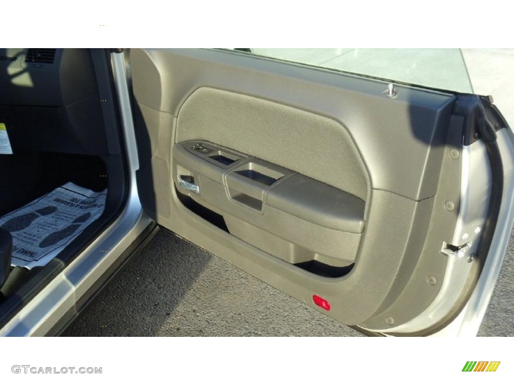 2010 Dodge Challenger SE Dark Slate Gray Door Panel Photo #46131727