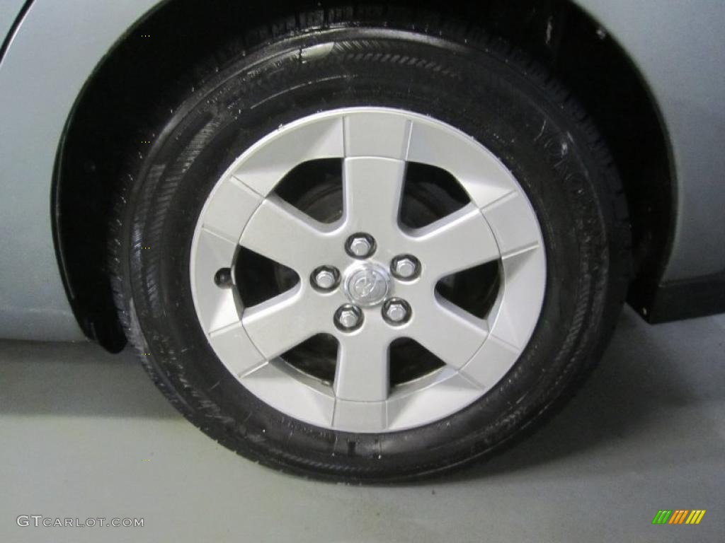 2005 Toyota Prius Hybrid Wheel Photo #46131766