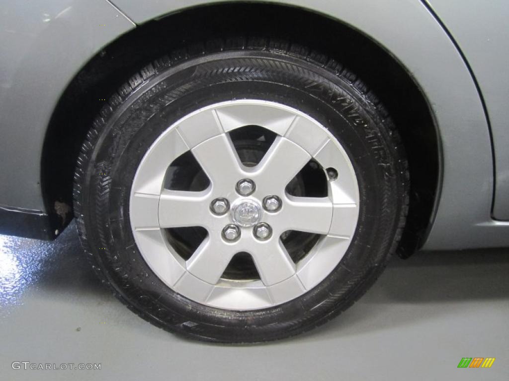 2005 Toyota Prius Hybrid Wheel Photo #46131820
