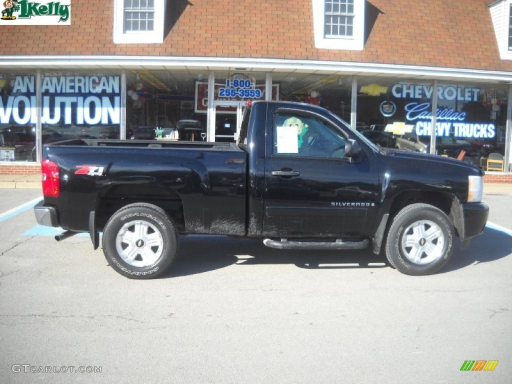 2008 Silverado 1500 LT Regular Cab 4x4 - Black / Ebony photo #2