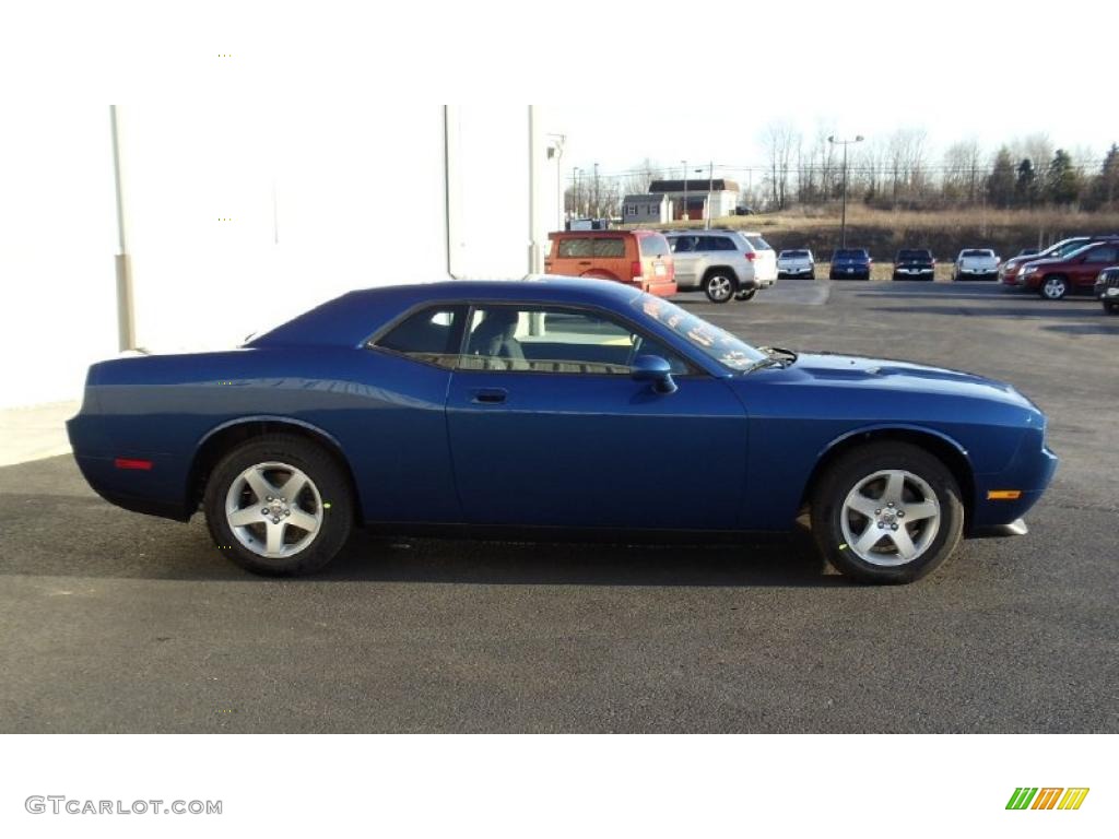 2010 Challenger SE - Deep Water Blue Pearl / Dark Slate Gray photo #7