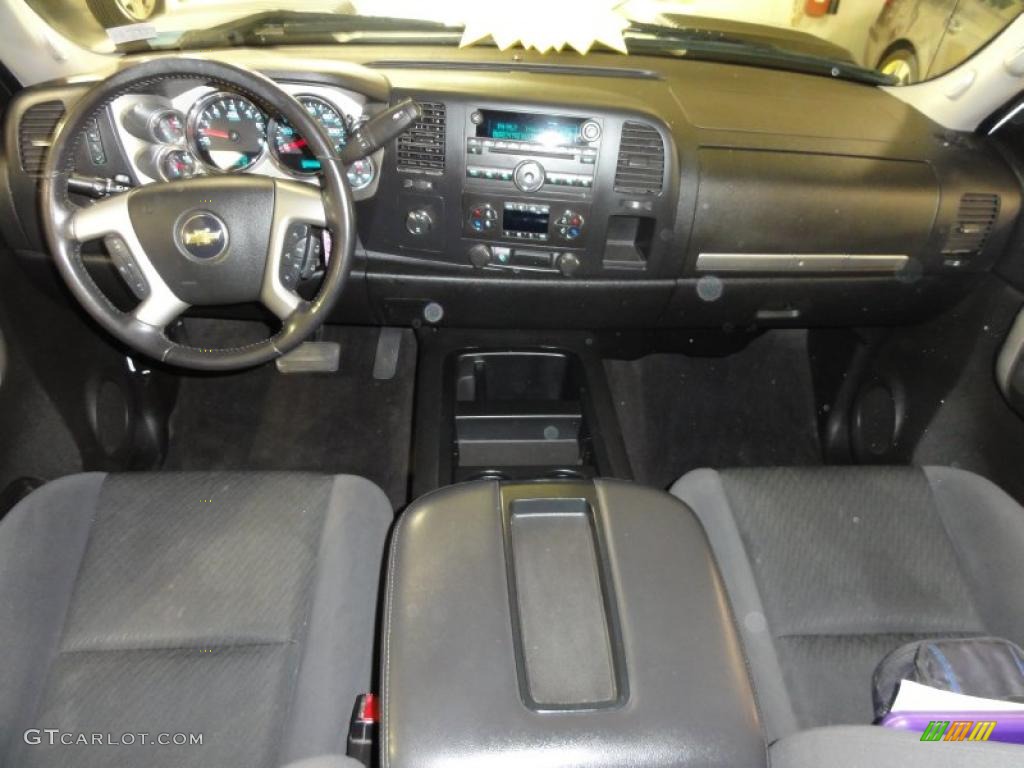 2007 Chevrolet Silverado 2500HD LT Crew Cab 4x4 Ebony Dashboard Photo #46132168