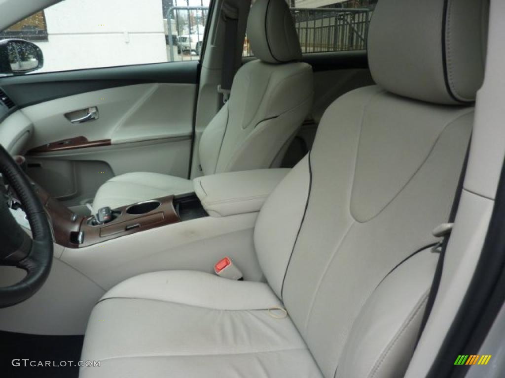 Gray Interior 2010 Toyota Venza V6 AWD Photo #46136032