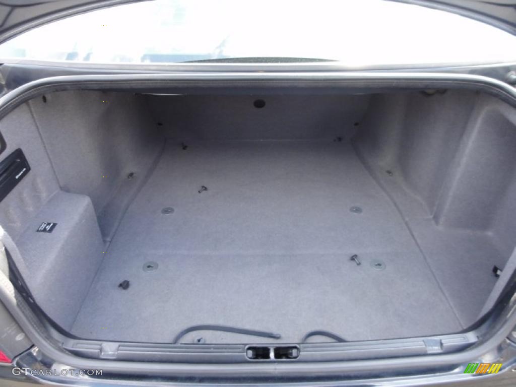 2002 BMW 5 Series 540i Sedan Trunk Photo #46136845